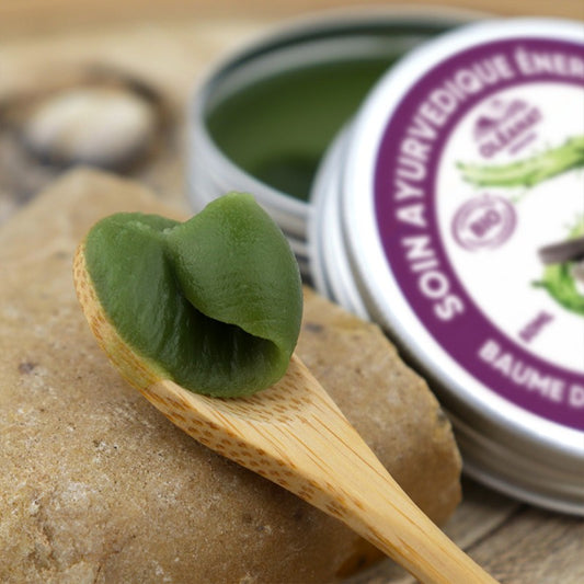 Ajurwedyjski energetyzujący balsam do masażu z 18 aktywnymi roślinami, ECOCERT, 50 ml, Ayurvenat, Le Secret Naturel