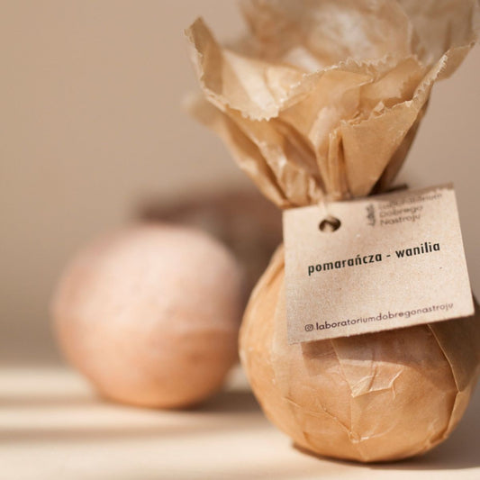 Musująca kula do kąpieli, pomarańcza-wanilia, 140 g, Laboratorium Dobrego Nastroju